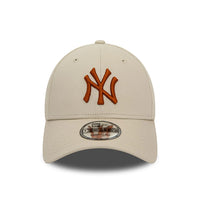 New Era New York Yankees League Essential 9FORTY Verstellbare Cap Beige