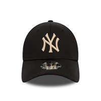 New Era New York Yankees League Essential 39THIRTY Stretch Fit Cap Black