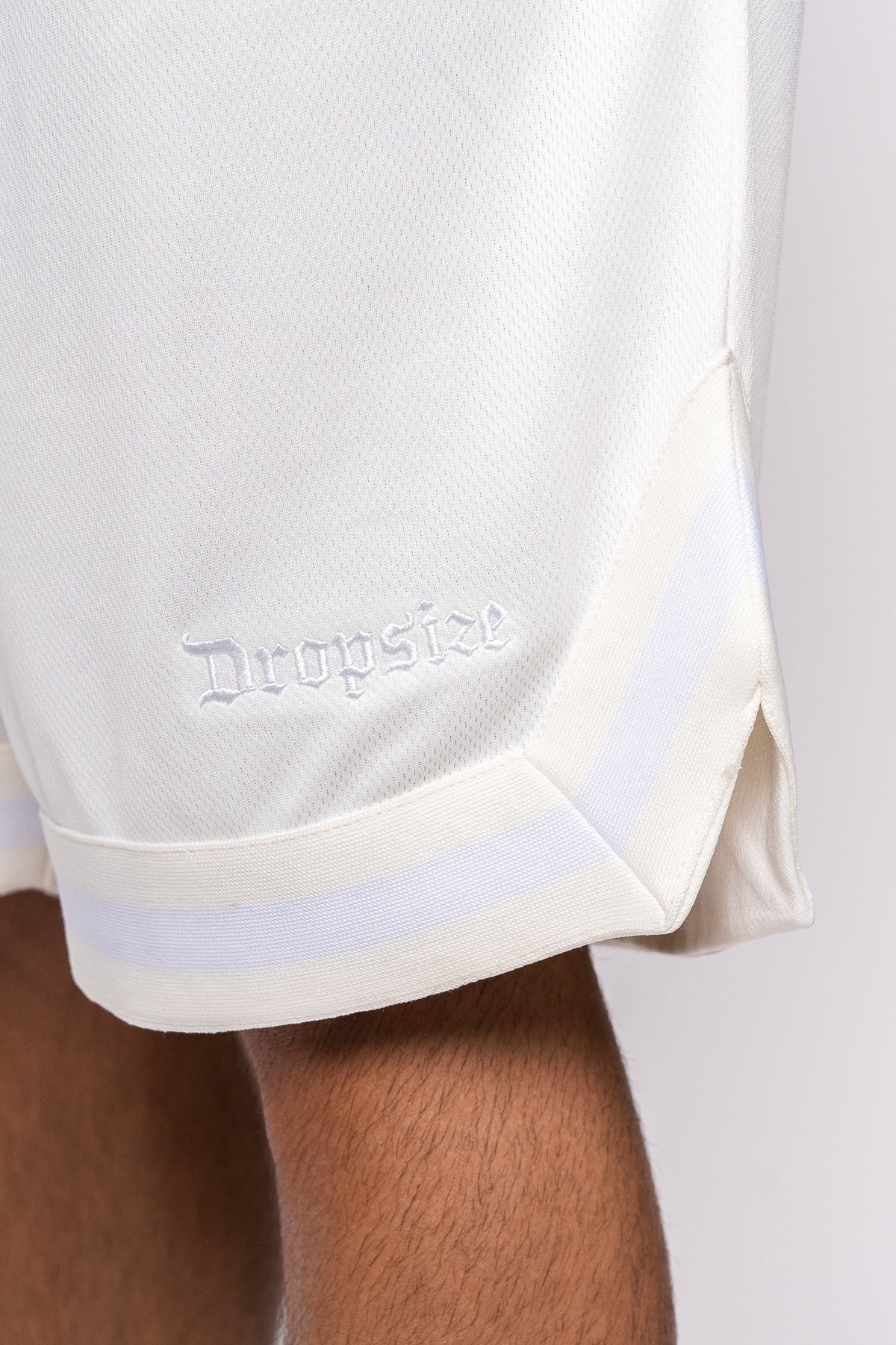 Dropsize Logo Mesh Short Cream White