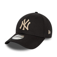 New Era New York Yankees League Essential 39THIRTY Stretch Fit Cap Black