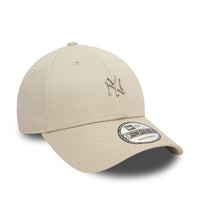 New Era New York Yankees Essential Damen 9FORTY Verstellbare Cap Beige - Soulsideshop