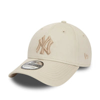 New Era New York Yankees MLB Outline 39THIRTY Stretch Fit Cap Beige