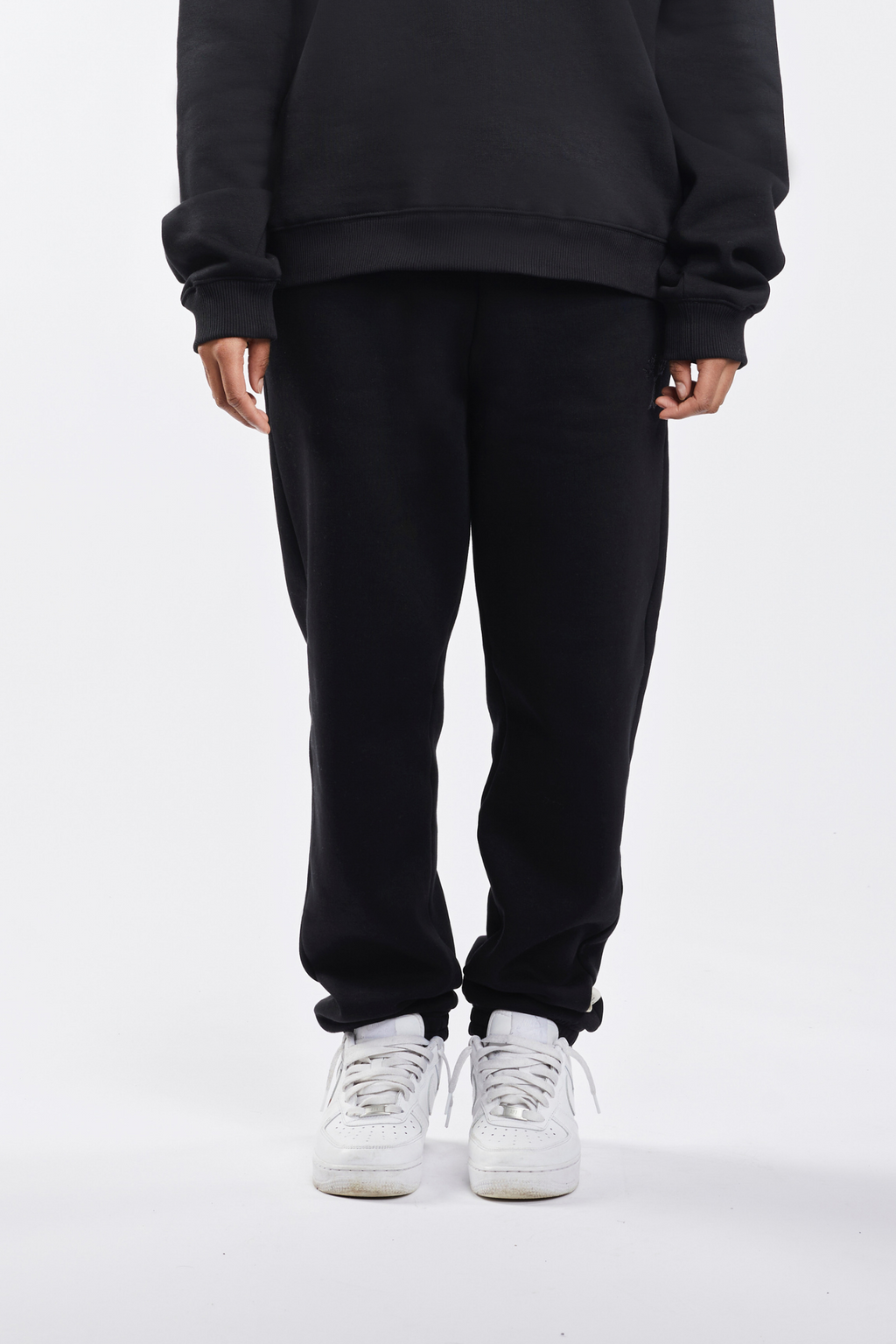 Chamakam Oversized Cozy Sweatpants Black