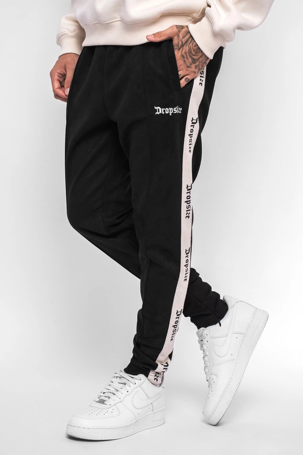 Dropsize Velour Jogger Black